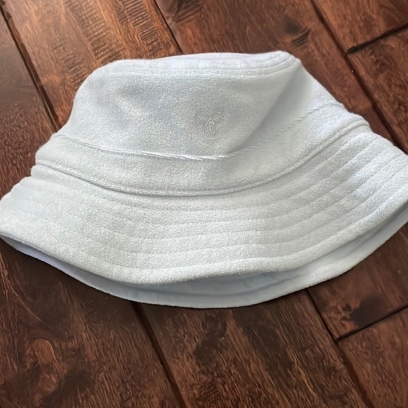 TNA Aritzia Elegant White Terry Cloth Bucket Hat NWOT main image 5